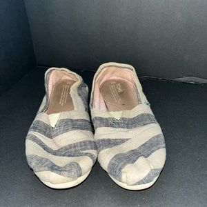 TOMS Slip-Ons